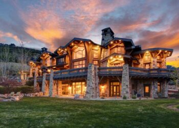 5 Luxury Homes That Get Outdoor Living Just Right